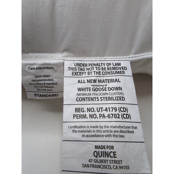 Quince Luxe Goose Down Pillow Standard Size Firm/Extra Firm - Picture 3 of 5